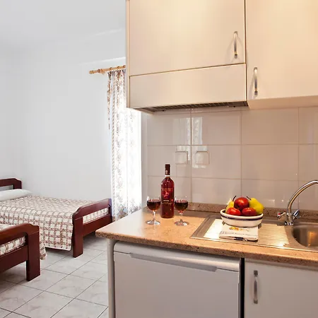 Ancient Thera 2* Perissa (Santorini)